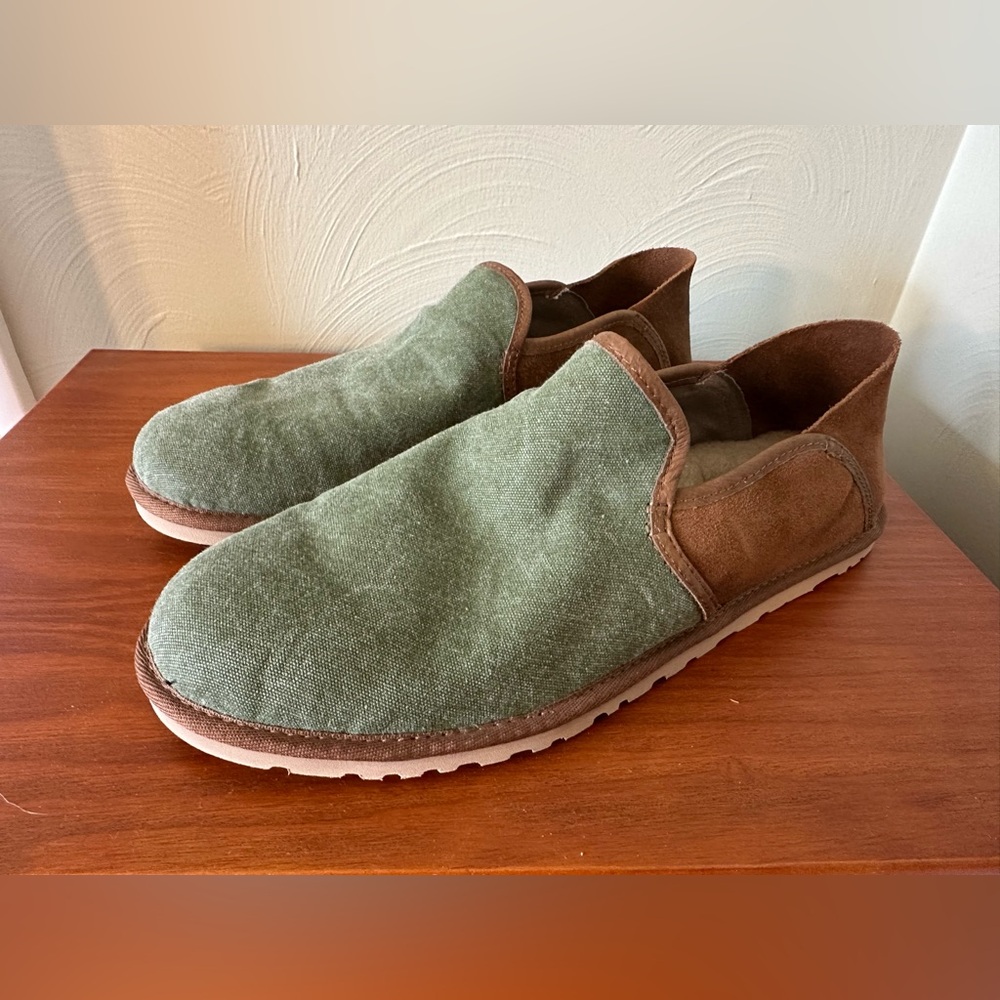 New Mens Ugg Cooke canvas and leather slip ons slippers size 9